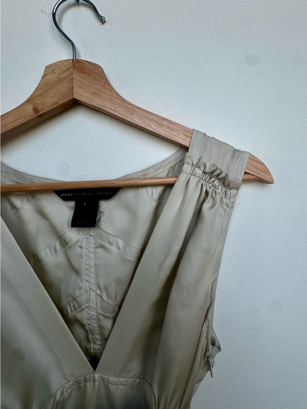 Marc By Marc Jacobs 100% Silk Taupe Tiered V-Neck Maxi Dress - Picture 6 of 9